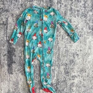 Posh Peanut Gnome Print Footie - Teal and Red